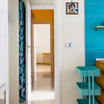 Oasis Flat Near San Gregorio Armeno * Neapel