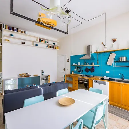 Oasis Flat Near San Gregorio Armeno Neapel