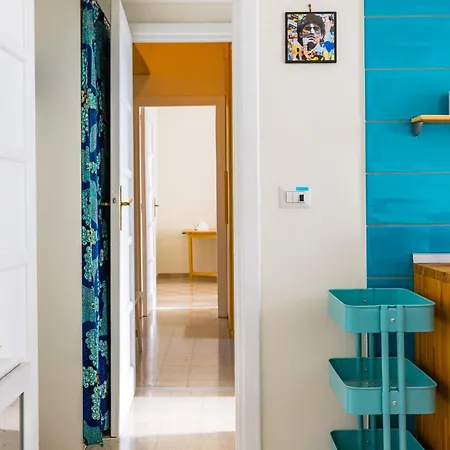 Oasis Flat Near San Gregorio Armeno * Neapol