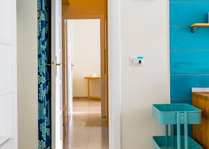 Oasis Flat Near San Gregorio Armeno * Neapel